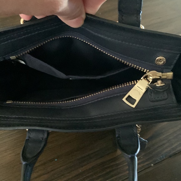 Coach - Picture 2 of 5